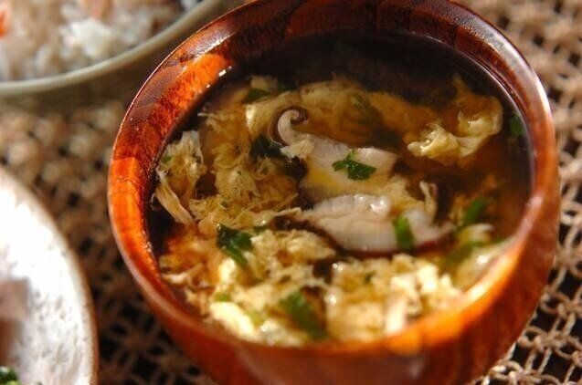 シイタケのふんわり卵汁