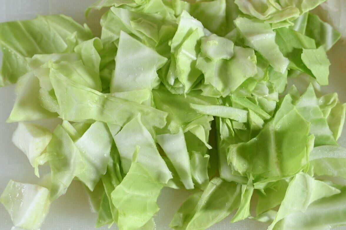 ざく切りにしたキャベツ