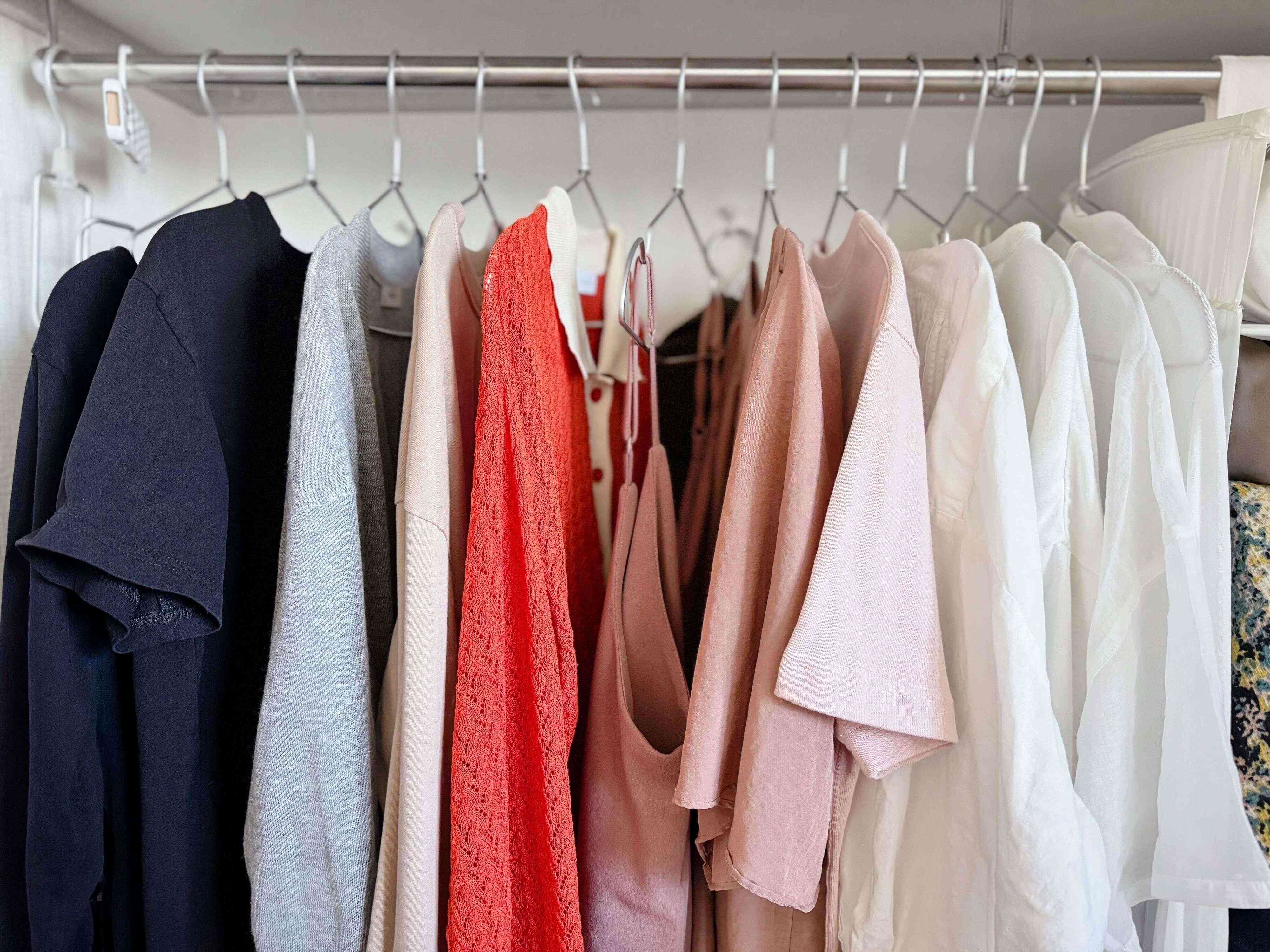 【ワンシーズン15着で着回すシンプリスト】少ない数の服で過ごすメリット3選