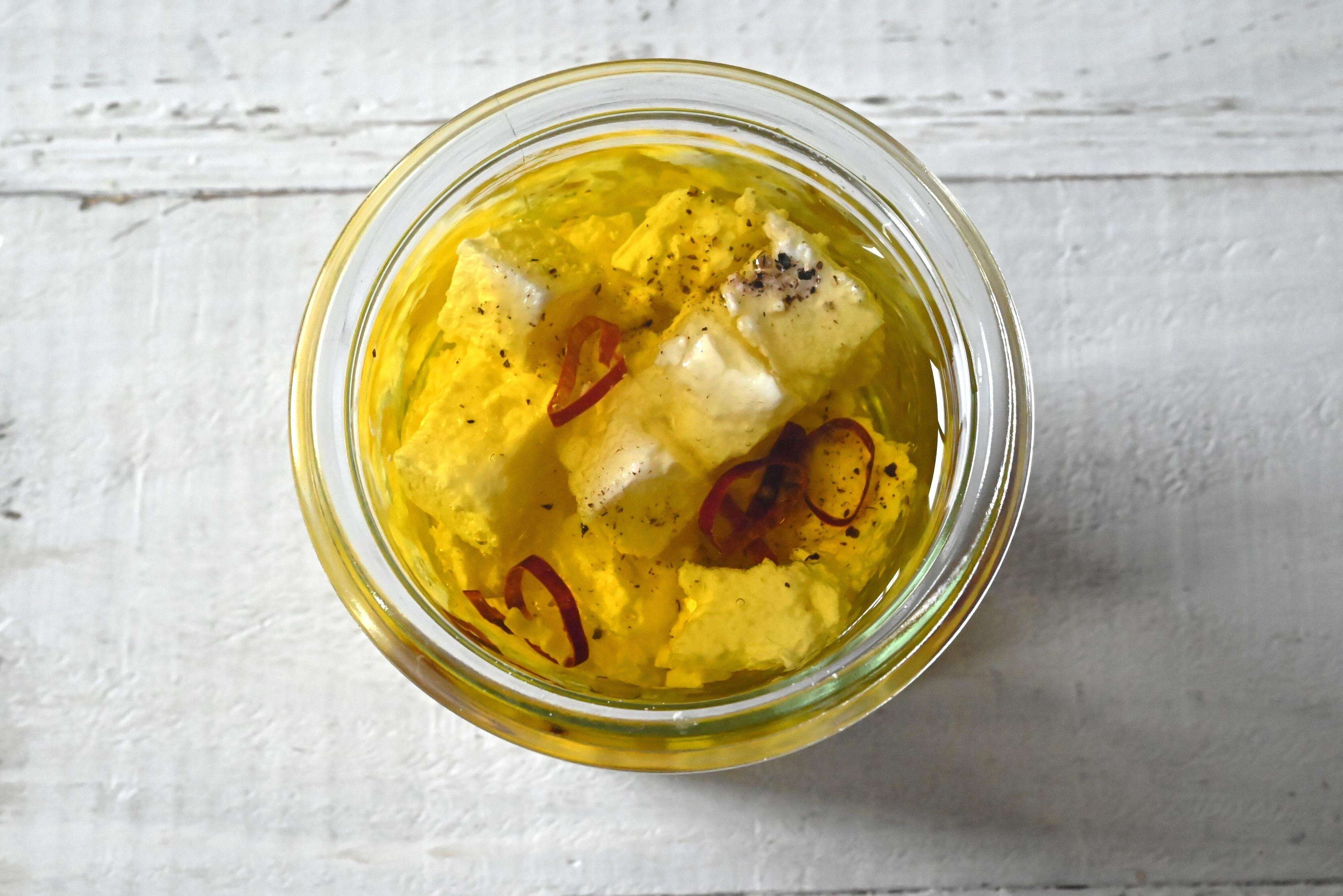 フェタチーズのオイル漬け