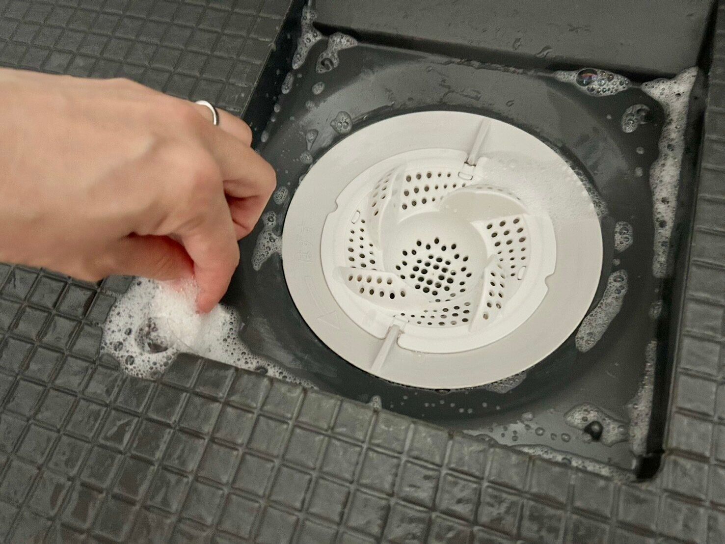 【3COINS】絶対おすすめ！ちぎって使えるバス用掃除スポンジ