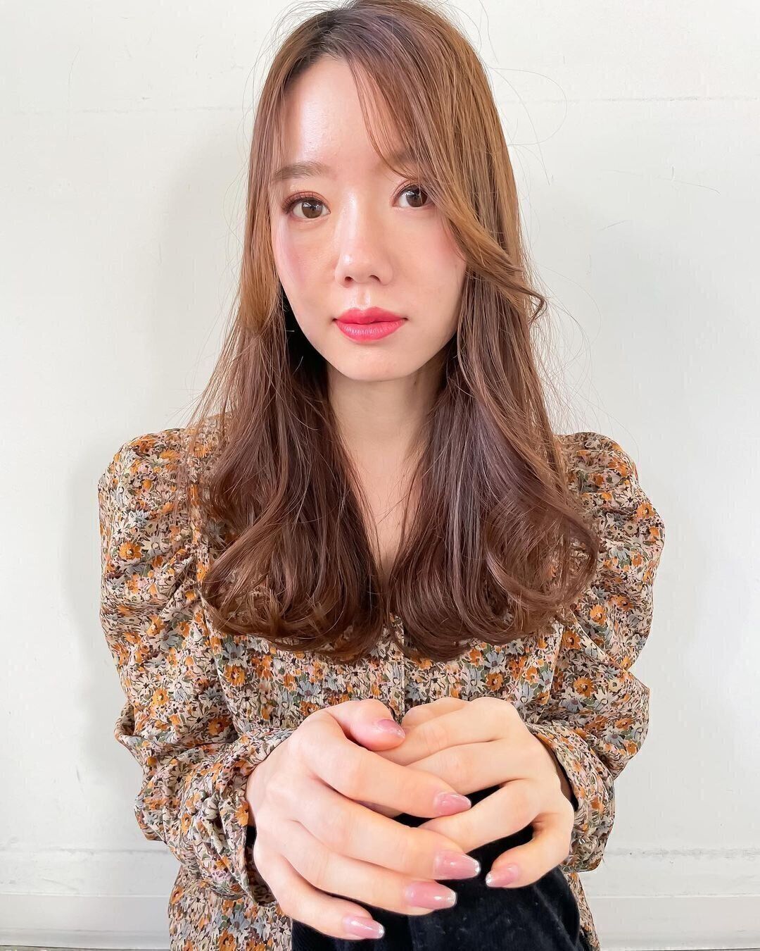 40代女性に人気のセミロング・ミディアムヘア！Aラインシルエットで大人美人！重めのセミロングヘア