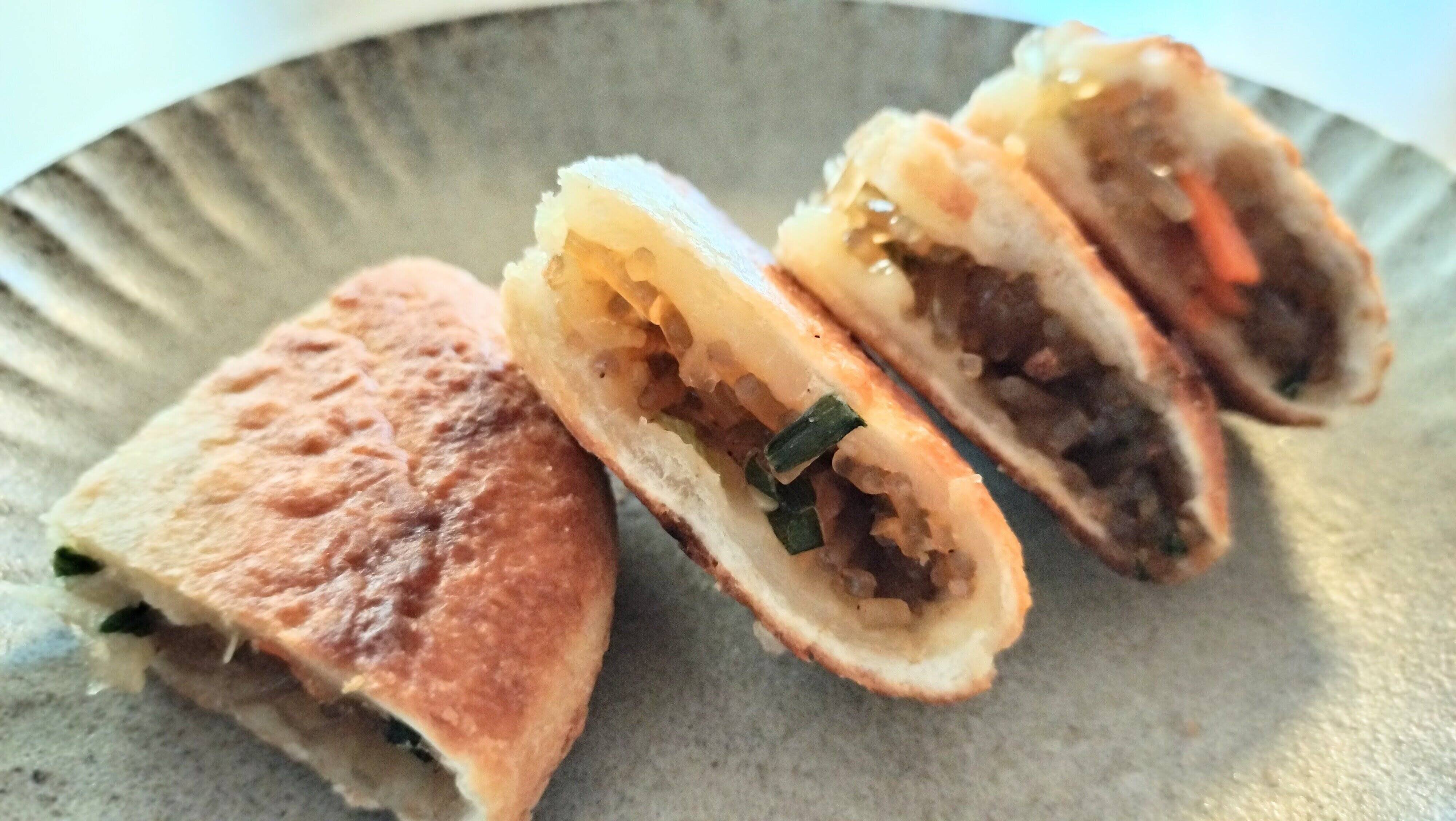 中にはたっぷりのチャプチェが入っている