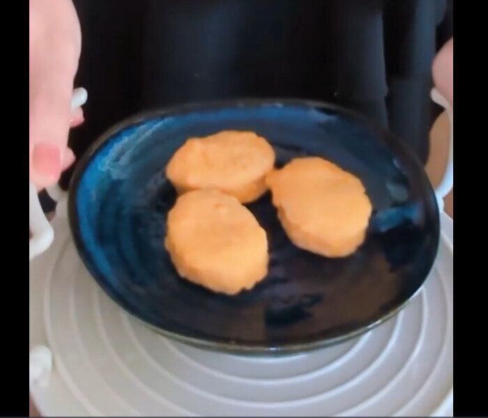 【ダイソー】ないと後悔！2段レンジトレイ