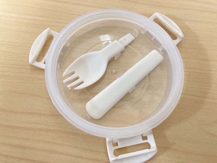 3COINSザル付きサラダボックス