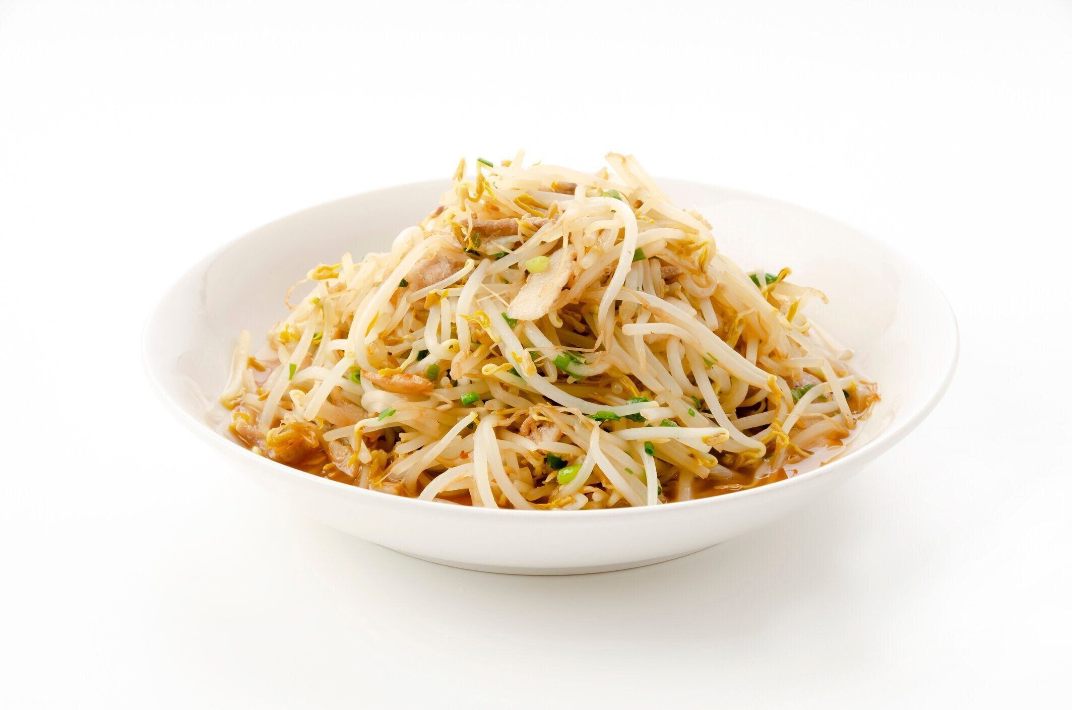 白い背景にもやしを炒める