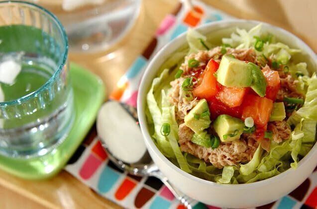 アボカドとツナの丼