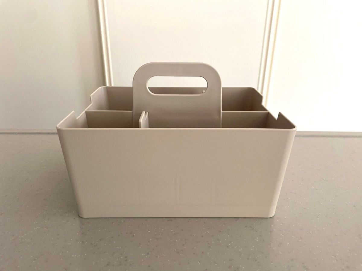 移動できる小物収納!?3COINSの「デスクトート ミニ」が便利すぎる!