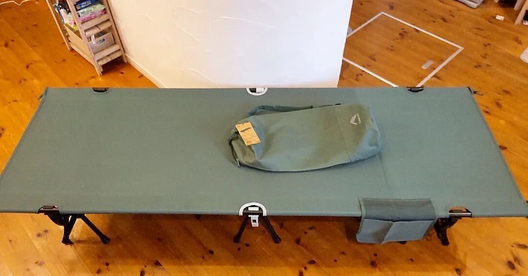 テーブル、ベッド、ソファとマルチに使える、コット