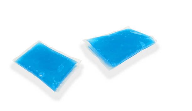 クールでホットパックゲル、白に隔離された傷害を和らげるために医療用品