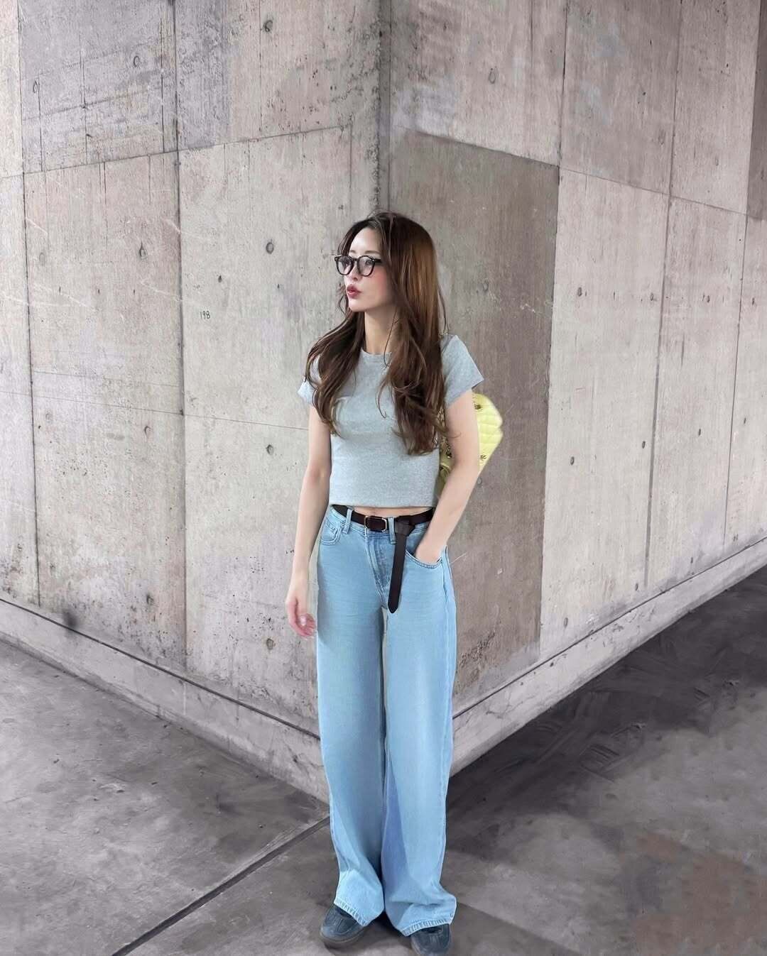 【ユニクロ】プチバズリ中の「最新Tシャツ」サイズ感や着こなしをチェック