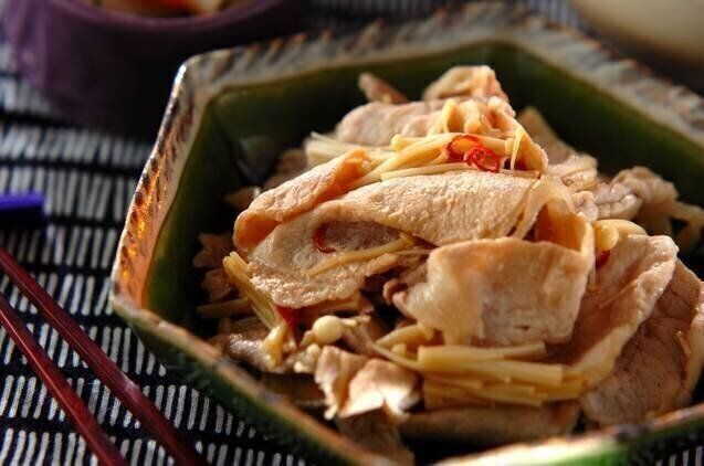 豚肉とエノキのピリ辛炒め