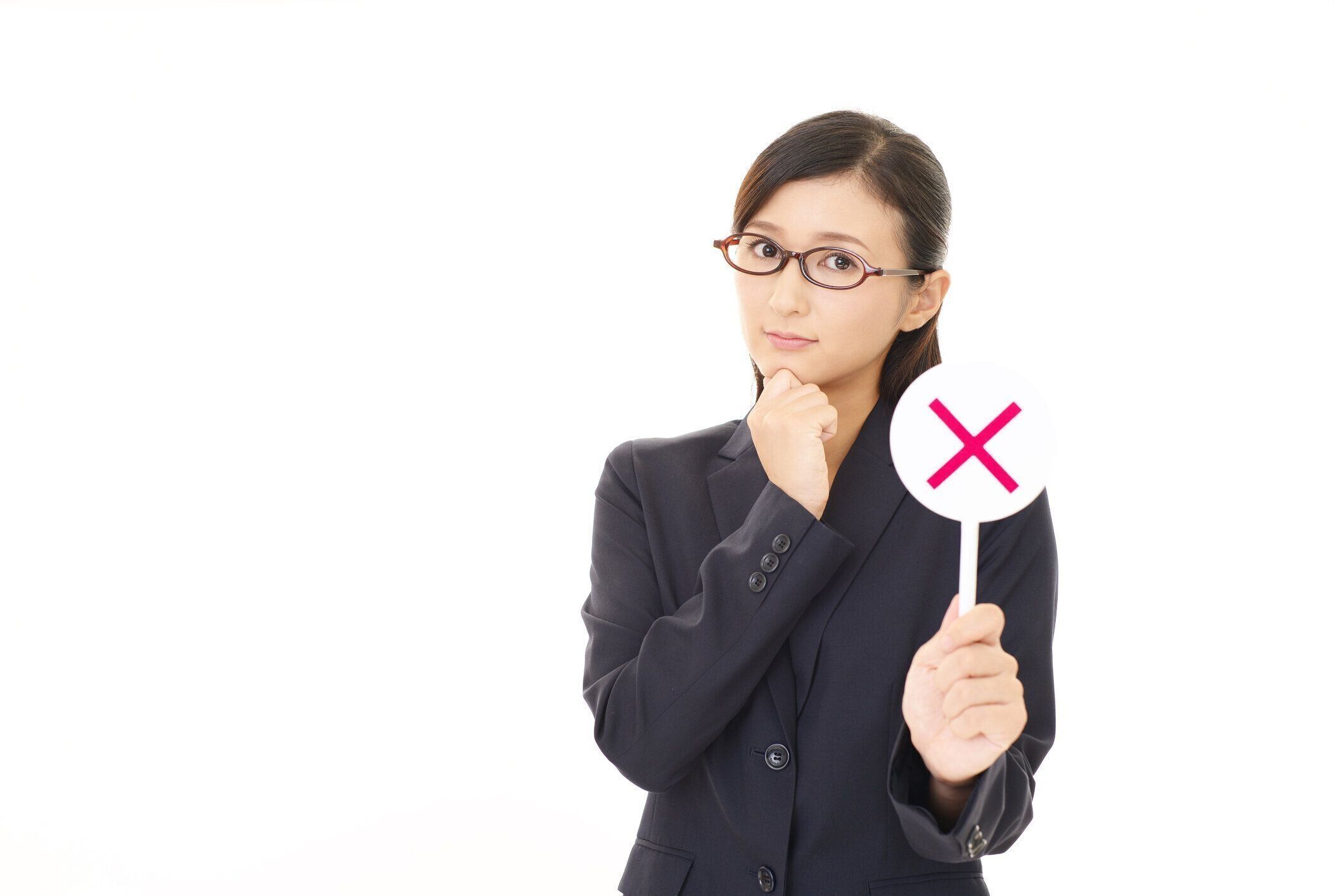 ノーサインを持つビジネスウーマン