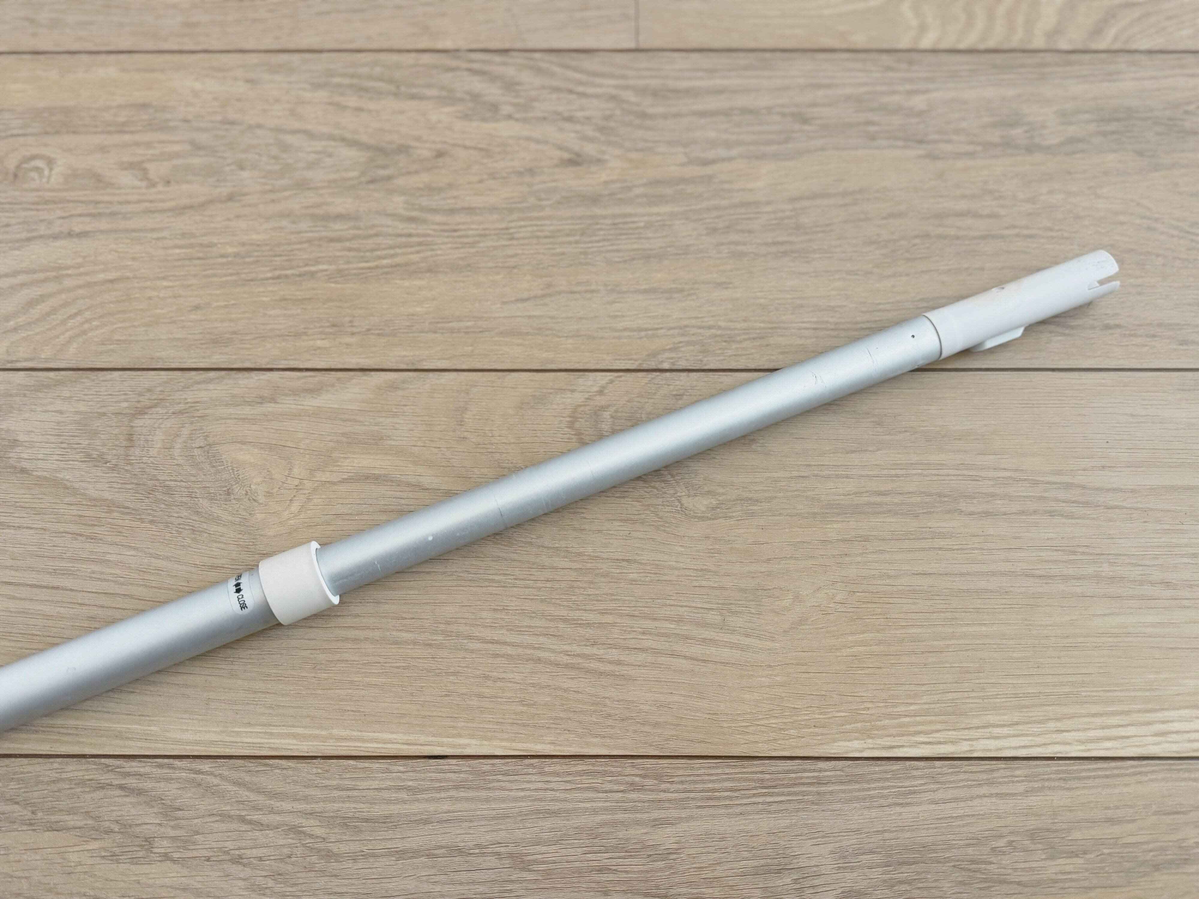 伸縮タイプで背丈や用途に合わせやすいから