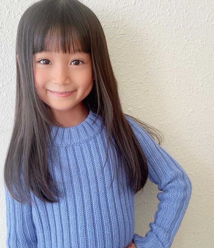 小学生女子も納得のキュートなヘアスタイル。定番人気!ストレートロング