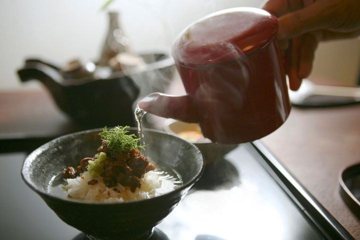 管理栄養士監修 賞味期限切れの お茶漬け はいつまで食べられる 傷んだときの特徴や保存方法を解説 サンキュ 管理栄養士監修 賞味期限切れの お茶漬け はいつまで食べられる 傷んだときの特徴や保存方法を解説 サンキュ