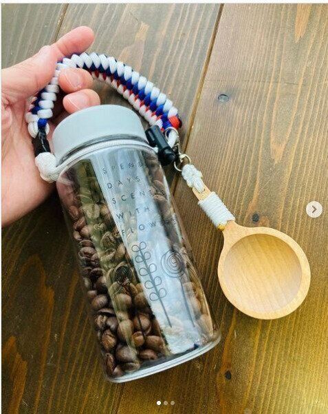 【セリア】シンプルなボトルはパラコードをプラスしてもおしゃれ