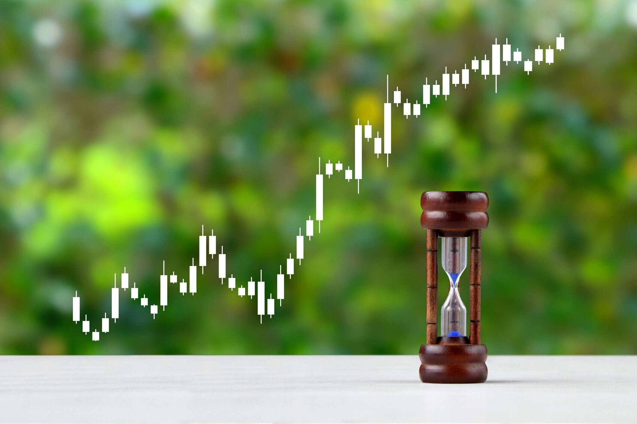 砂時計と株価チャート