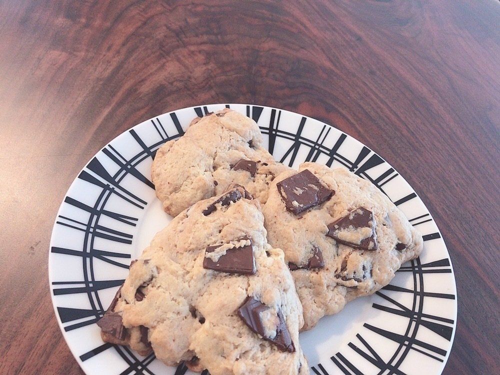 焼くまでたった10分 ホケミでつくる簡単チョコスコーン サンキュ