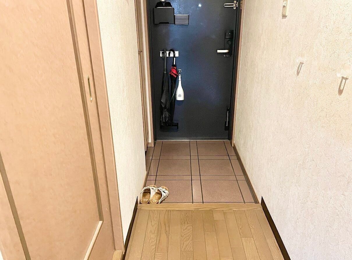 玄関の内側