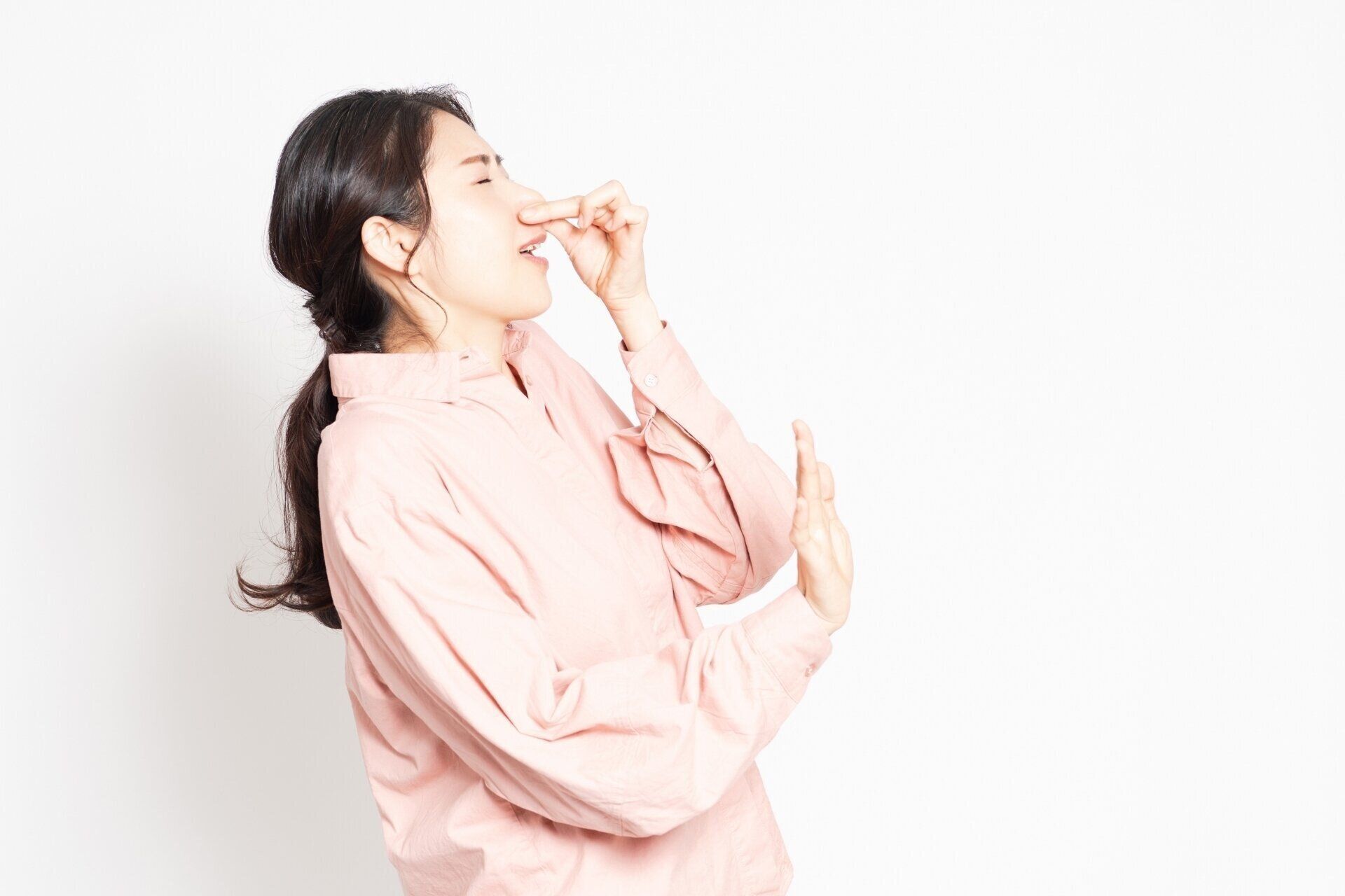 元家政婦が教える！夏こそ注意したい「放置するとニオってしまう家の汚いポイント」３選