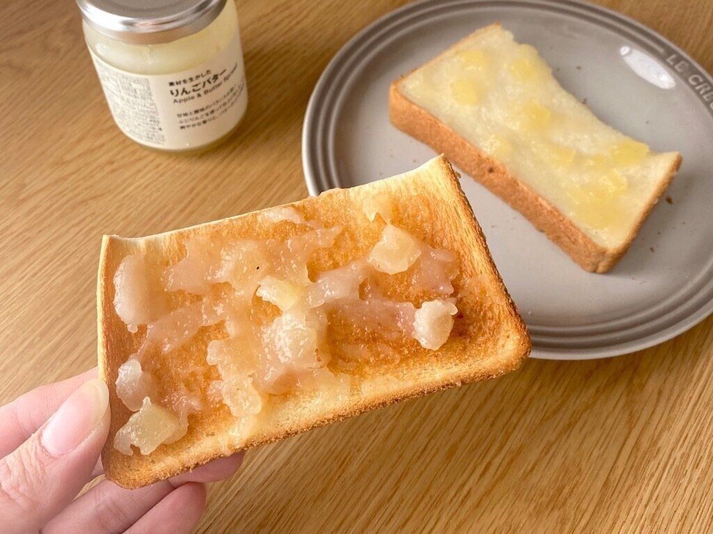 素材を生かしたりんごバターを塗った食パン