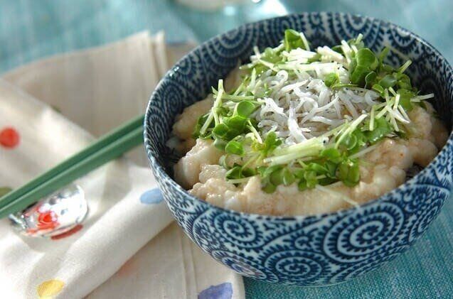 明太とろろのシラス丼