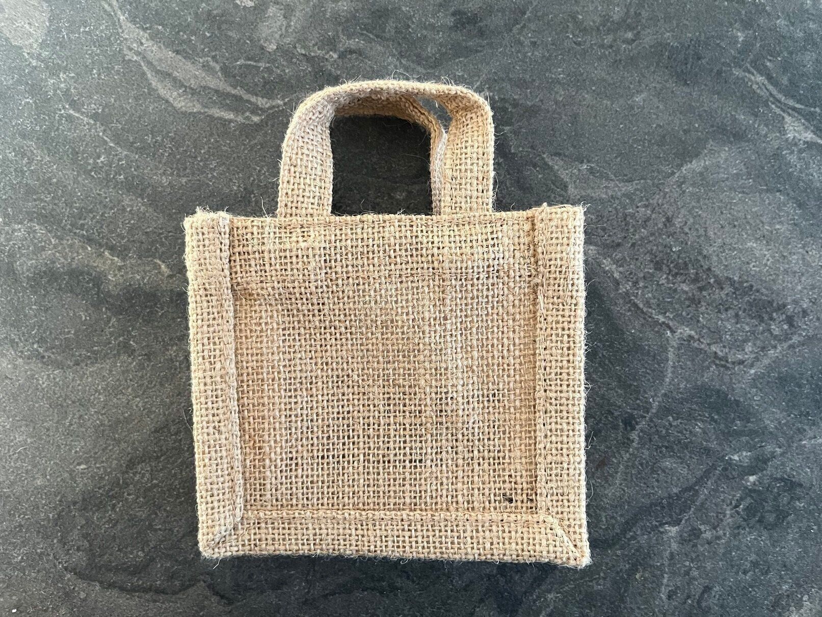 【無印良品】これは、売り切れ必至!?ジュートバッグやトートバッグなどの定番バッグがそのままの形でミニサイズになっちゃった！