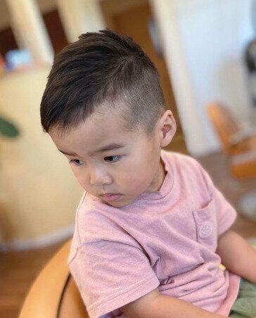 サッカー選手のように！短めのソフトモヒカンヘア