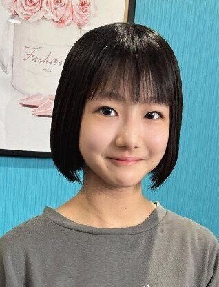 艶めくストレートで知的に！レディボブ