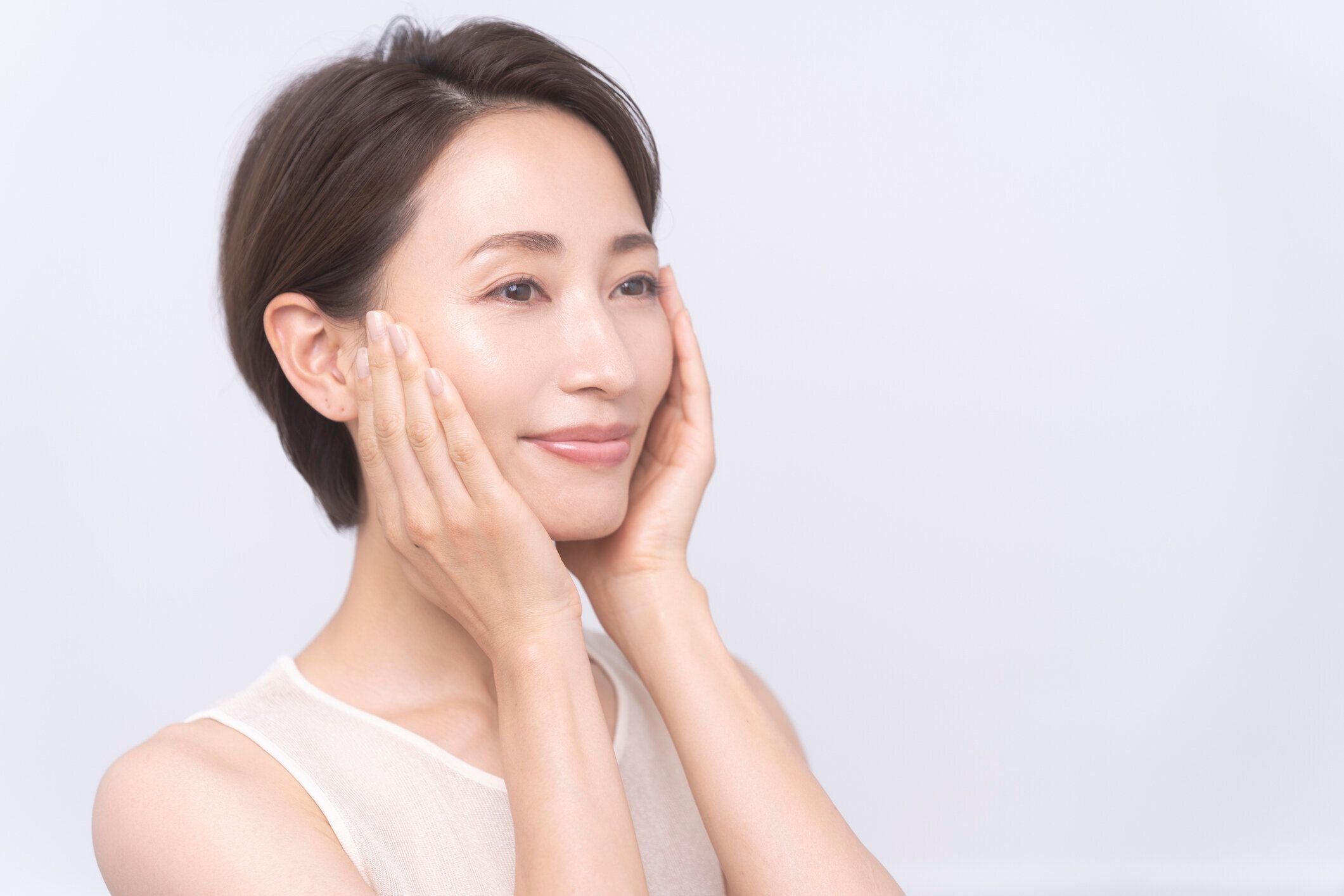 中年のアジア人女性の美しいポートレート