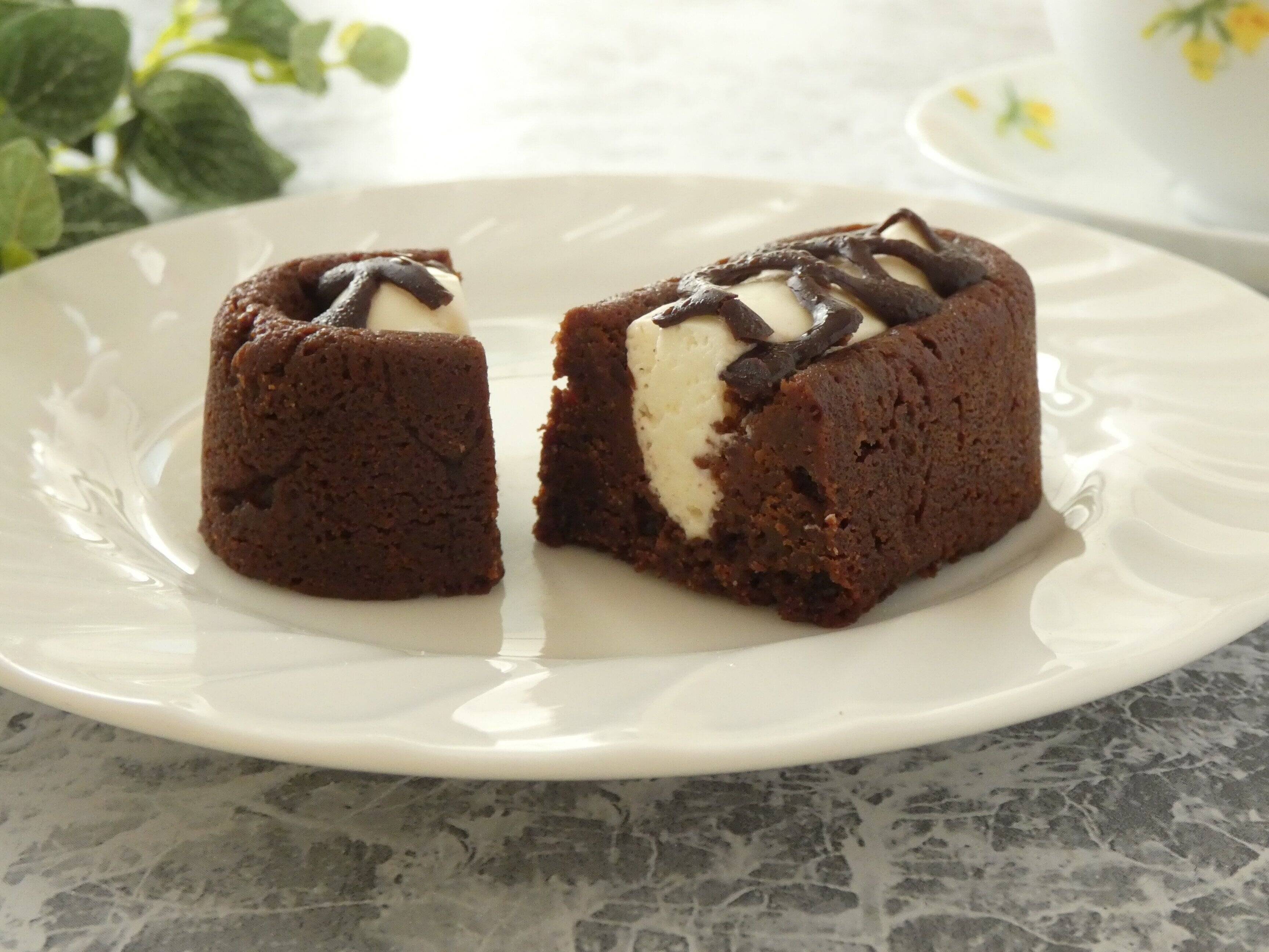 ローソン バスチーに続く チョコ好きにはたまらない濃厚ほろっと食感の贅沢スイーツが新発売 サンキュ