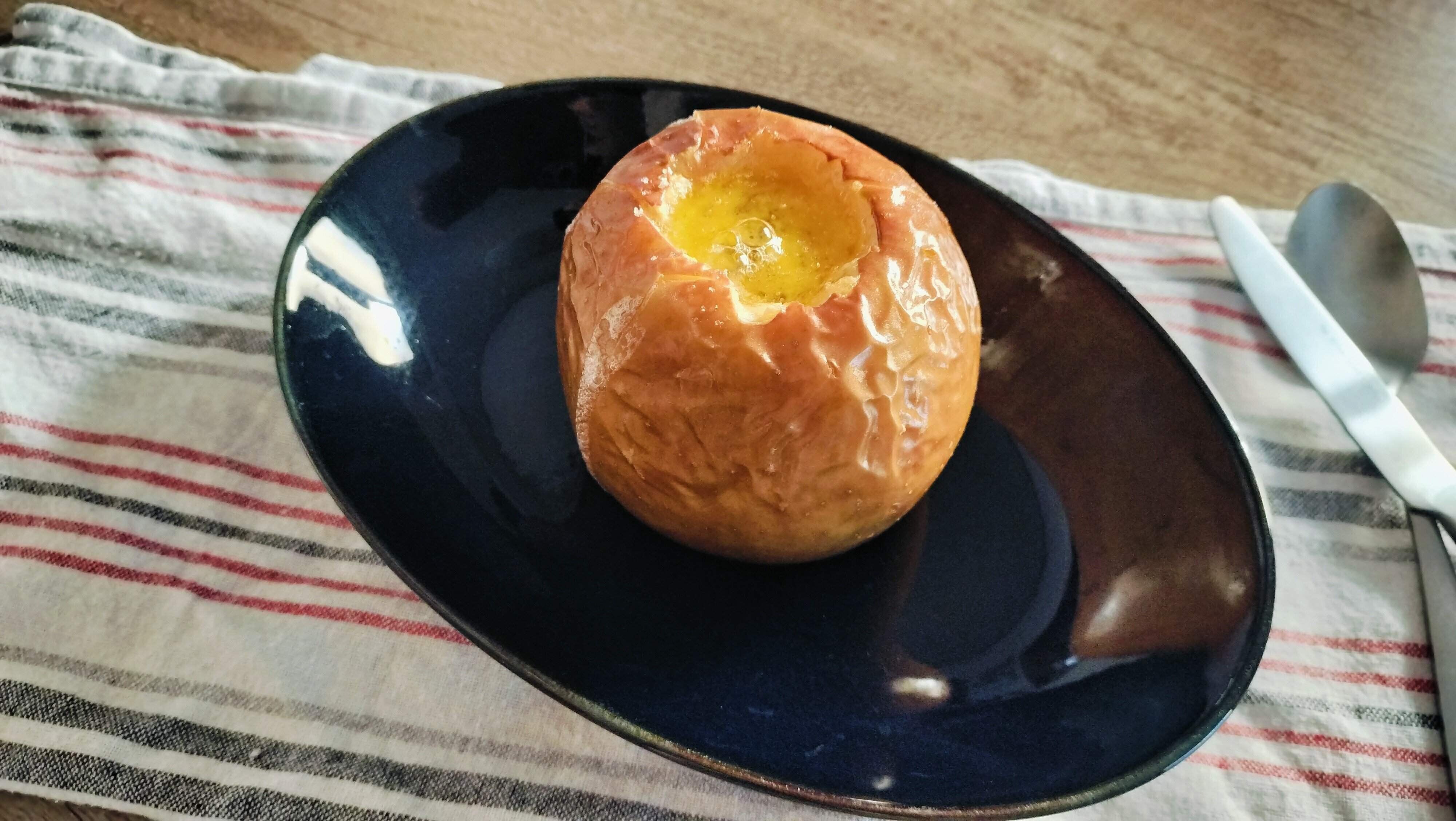 柔らかく火が入ったりんご