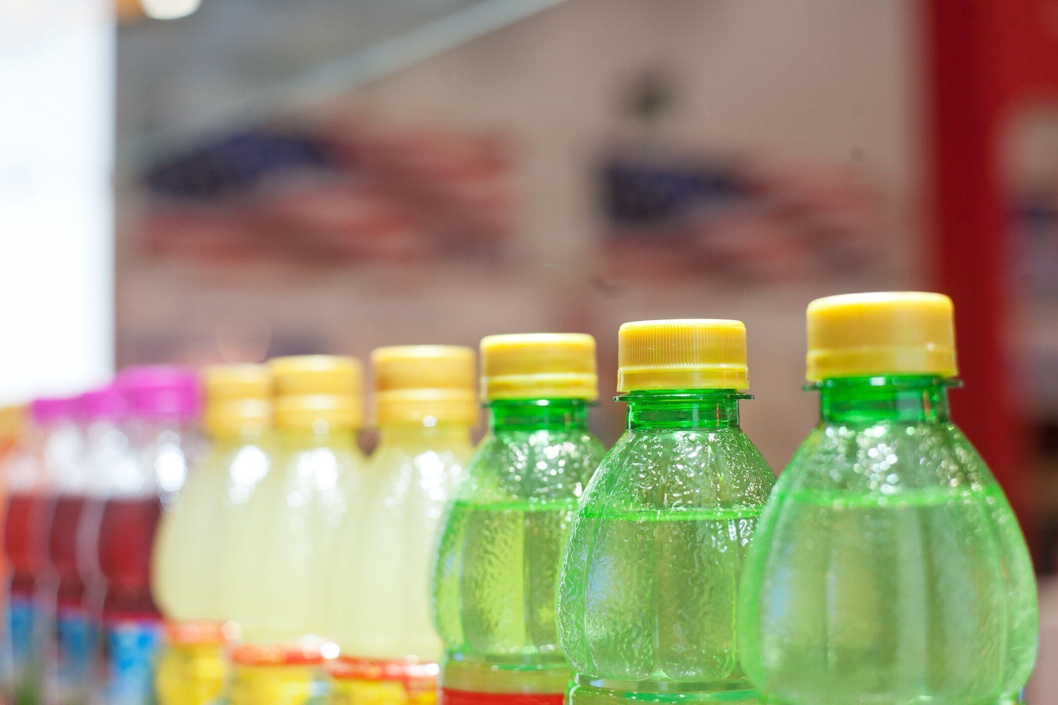 炭酸入りのドリンクボトルで、ライン