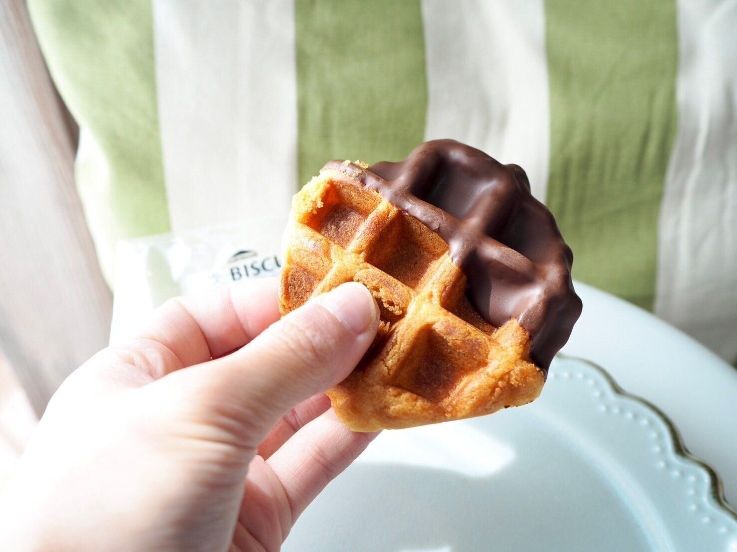 シャトレーゼ「ビスキュイワッフル」商品写真