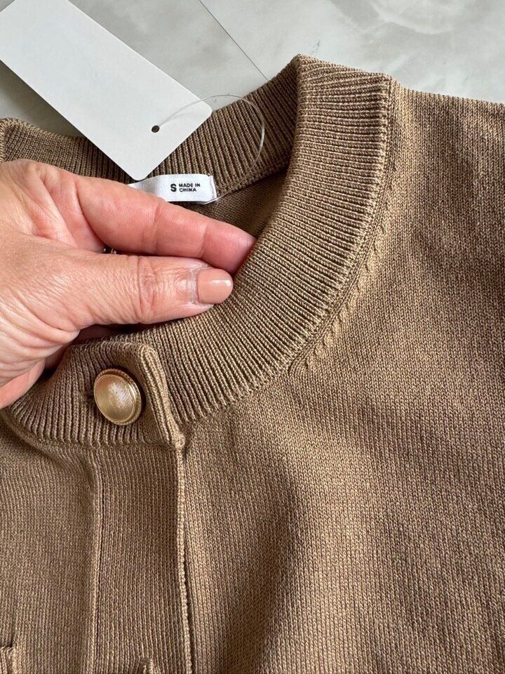 GU メタルボタンカーディガン