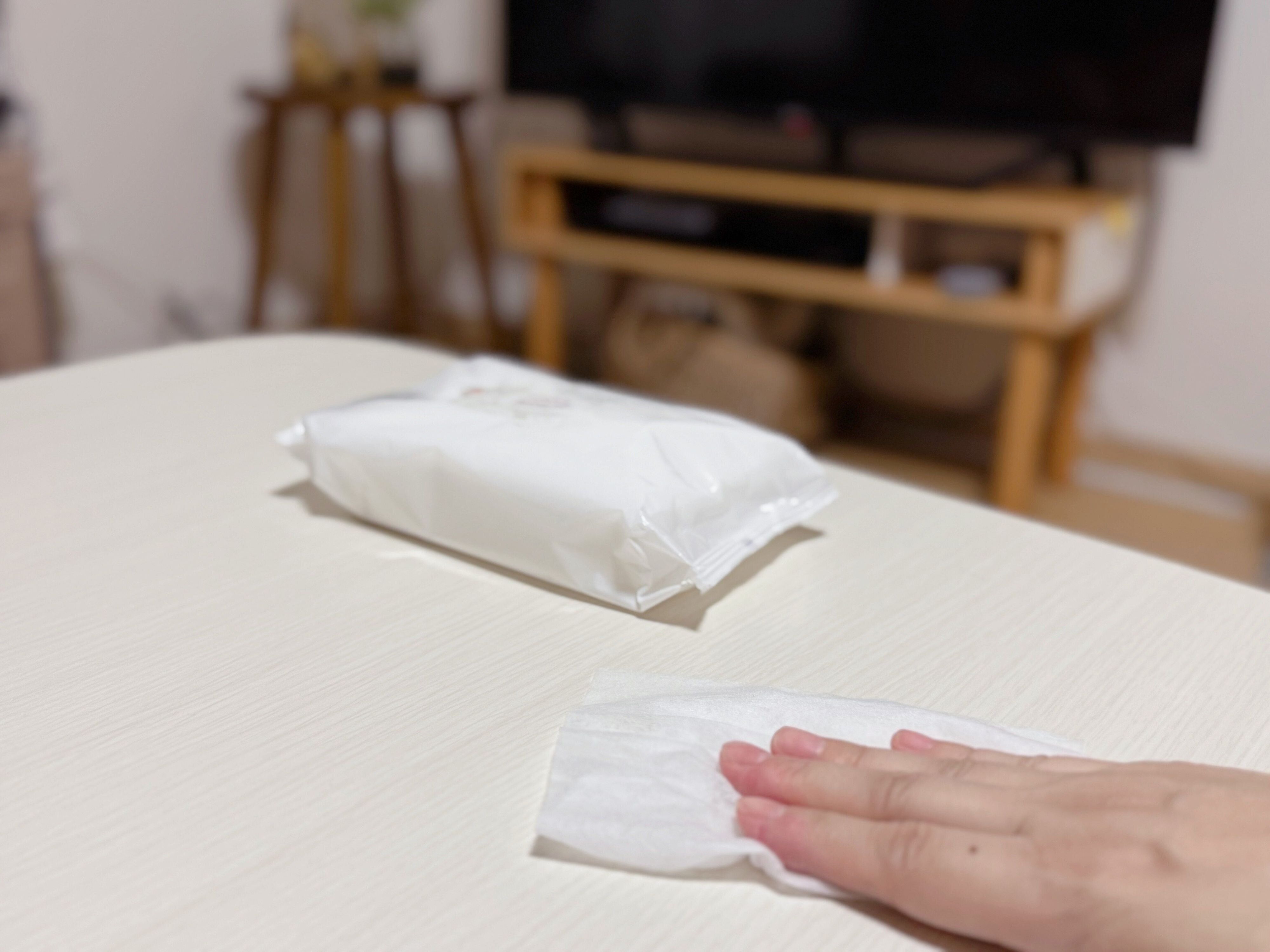 2．ノンアルコールウェットティッシュー（80枚入）