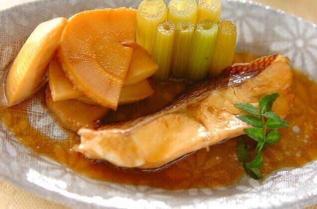 ふき入り鯛とタケノコの煮物