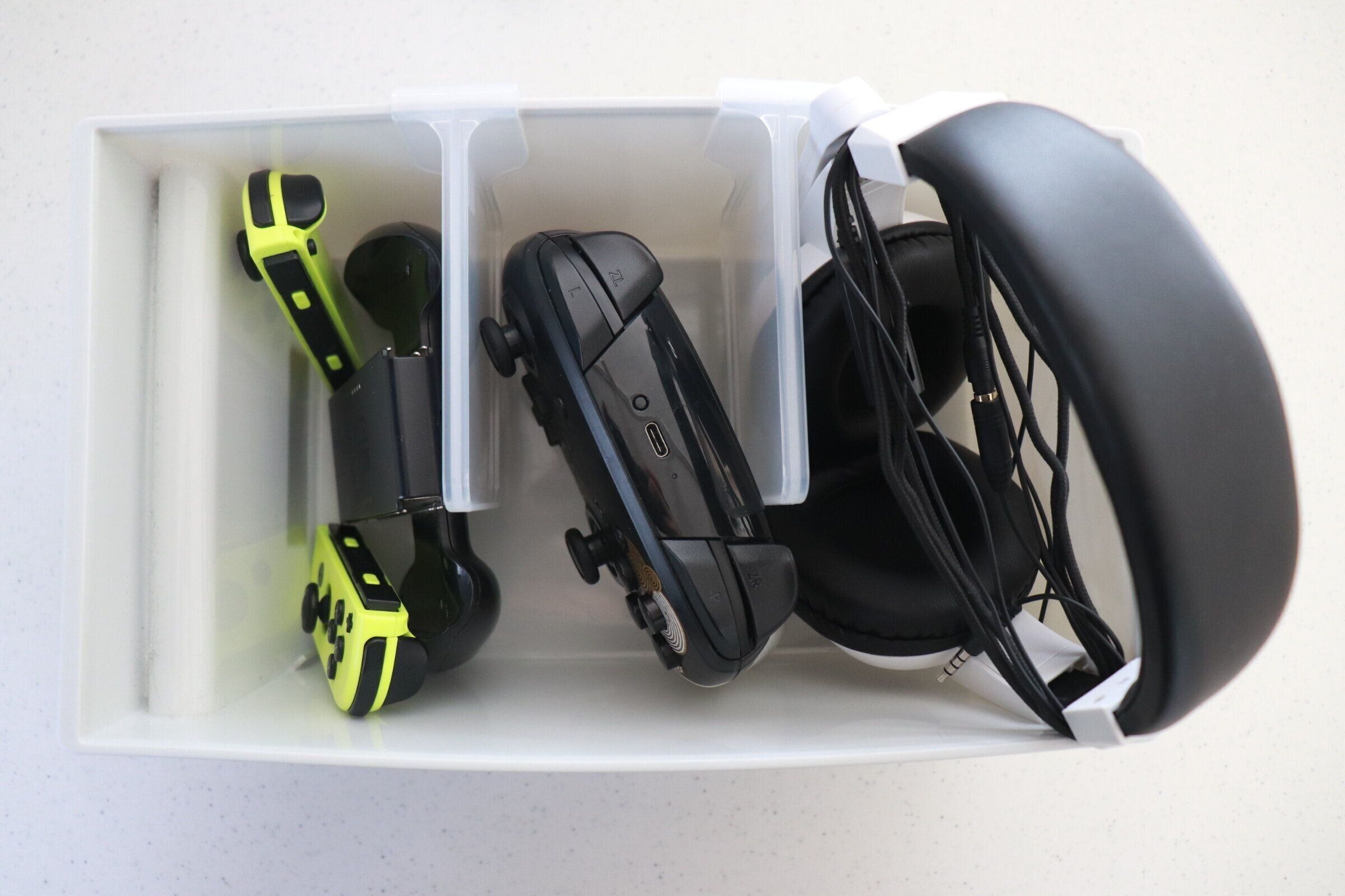 【ダイソー】年末のお掃除前にごちゃごちゃしがちな収納ボックスを見直し！収納バスケット用仕切りが使いやすい