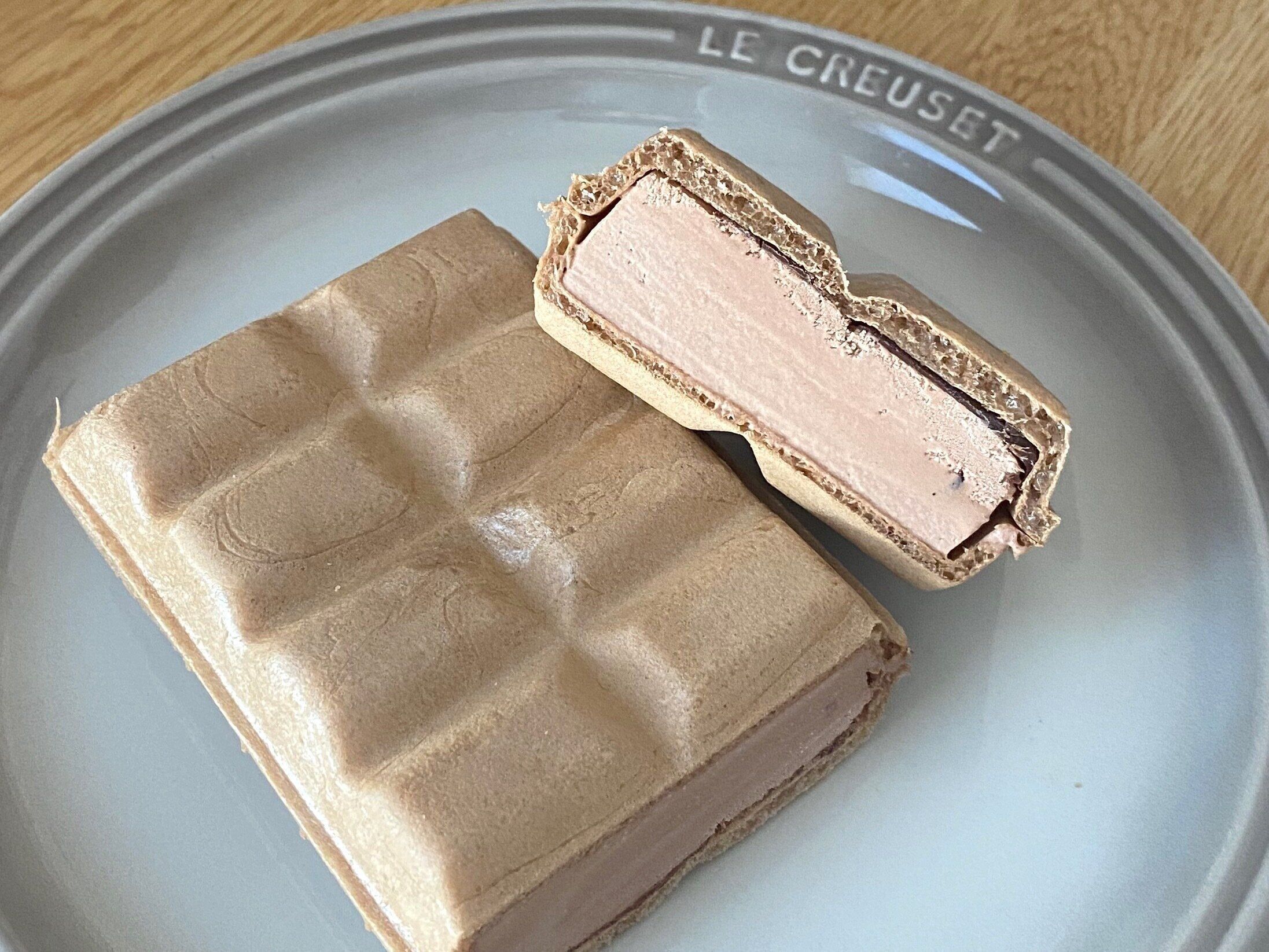 堅焼きクランチ入り板チョコモナカ ショコラ