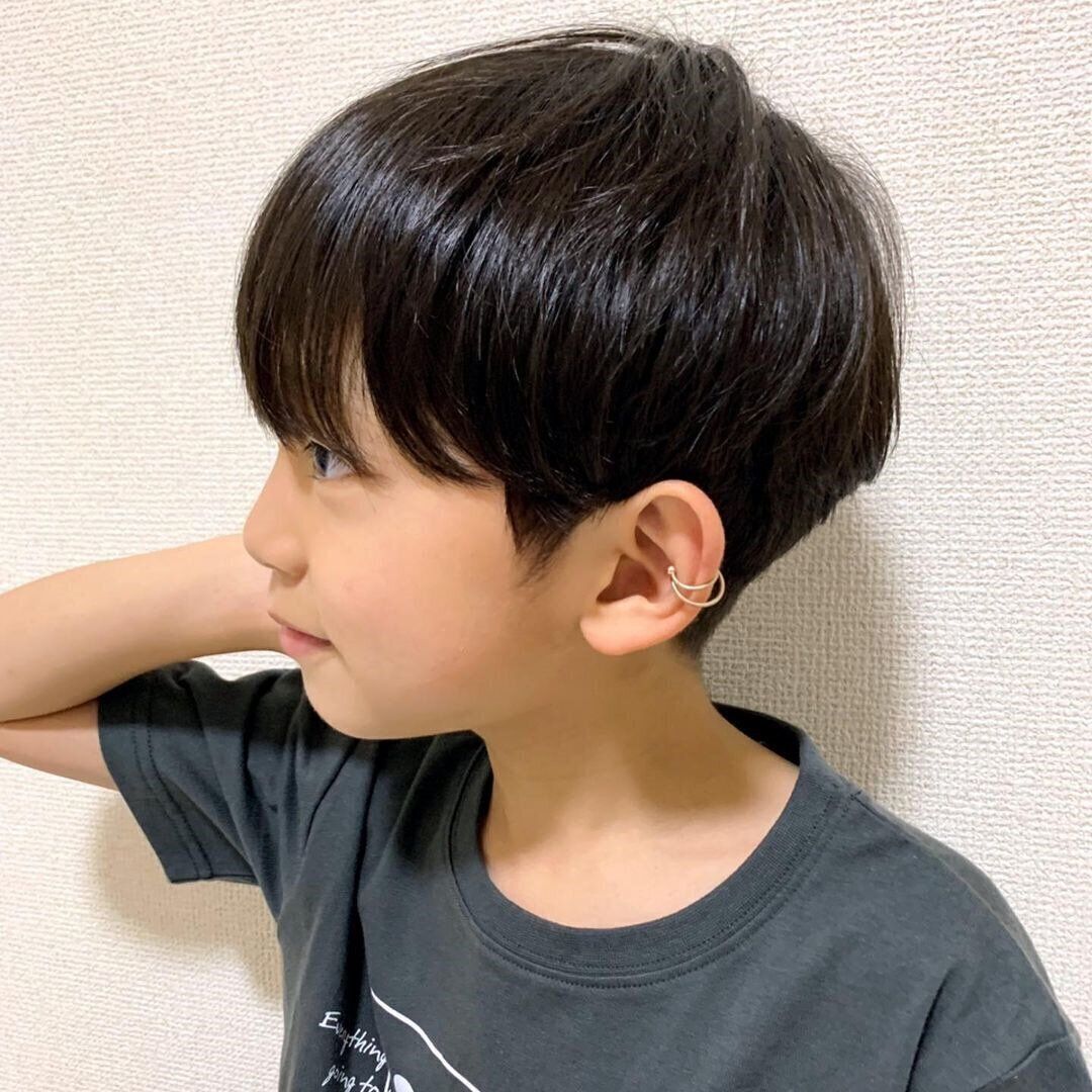 おしゃれ小学生男子の髪型・ヘアカタログ！えり足はスッキリ刈り上げたショートヘア