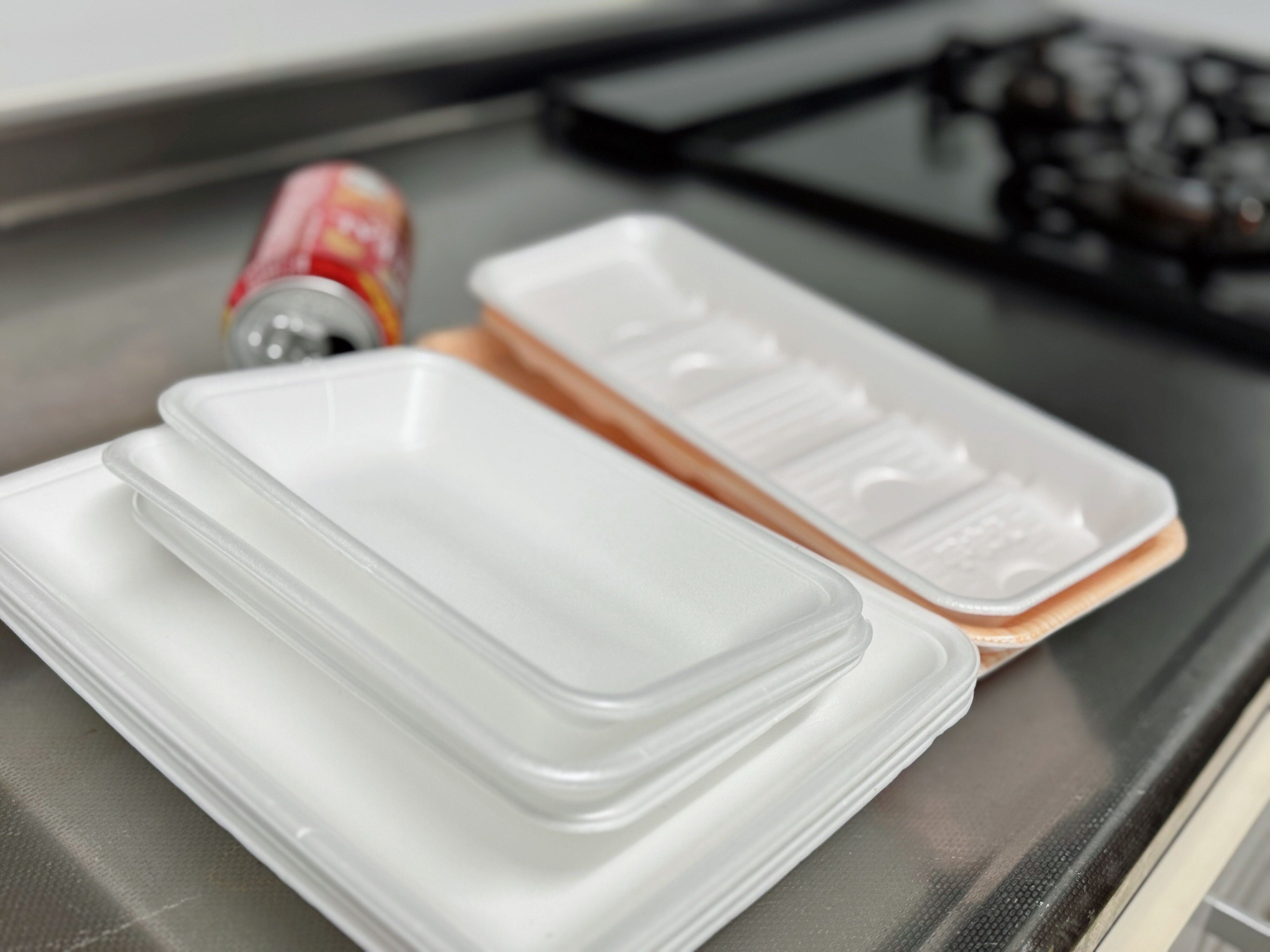 3．洗っていない缶・空き容器