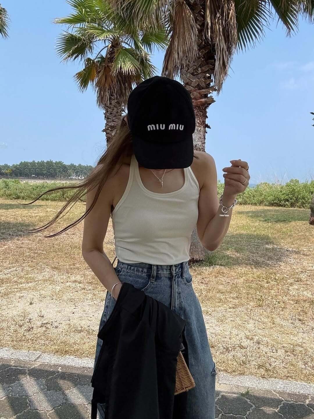 【ユニクロ】790円ノースリーブも！見つけたら即買いしたい「夏値下げアイテム」5選