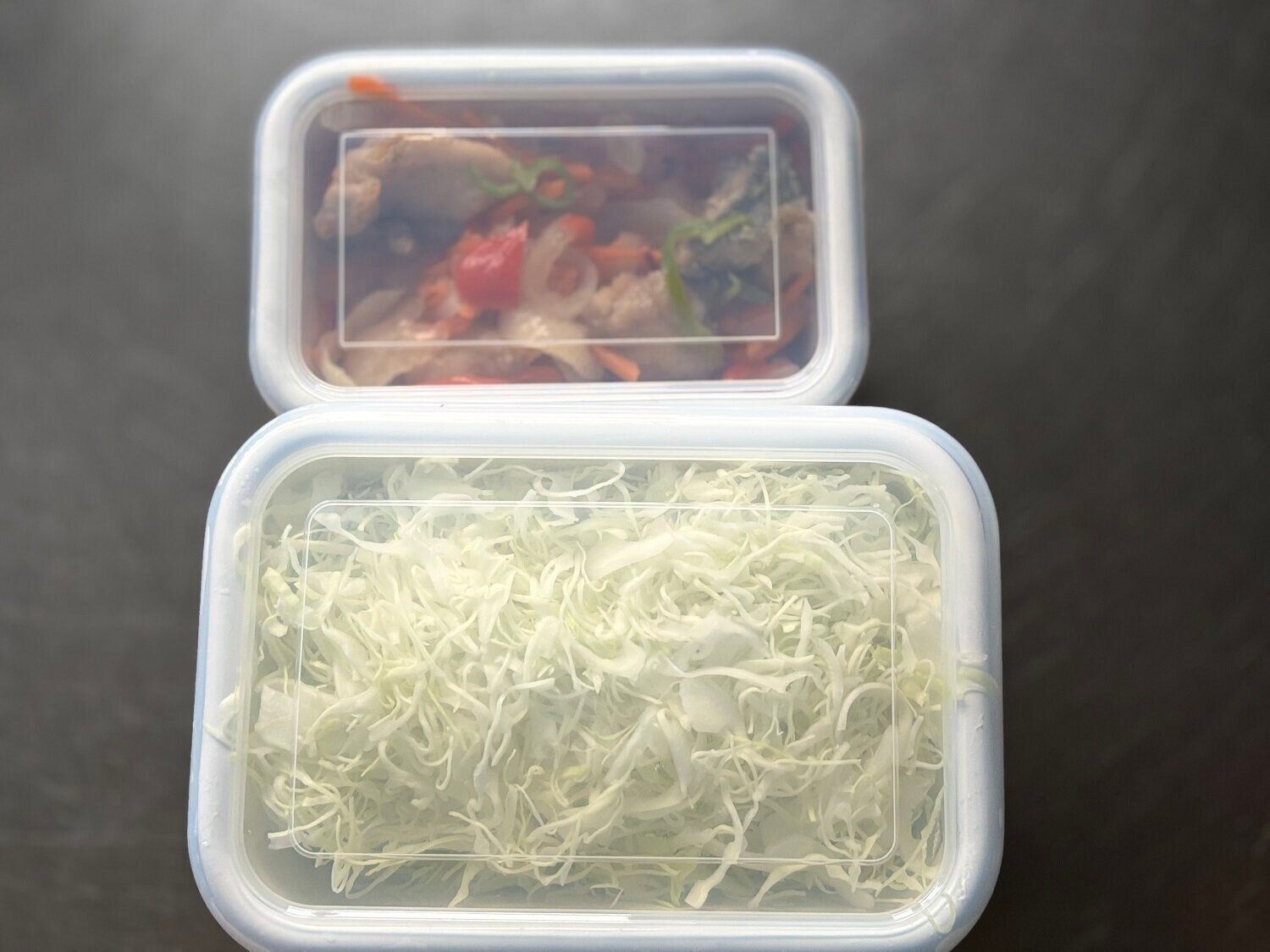 【3COINS】グレー色がかわいすぎる！機能もうれしいホーロー容器