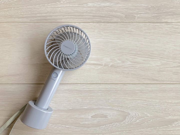 いい事づくめだった 家の扇風機をハンディファン1台にして感じたメリット4つ サンキュ いい事づくめだった 家の扇風機をハンディファン1台にして感じたメリット4つ サンキュ