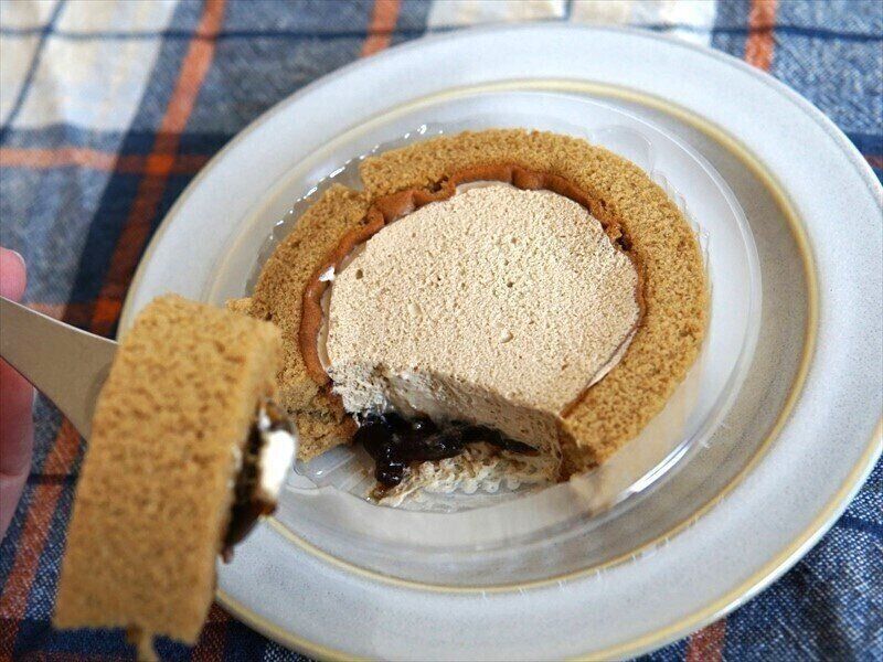 カフェラテロールケーキ