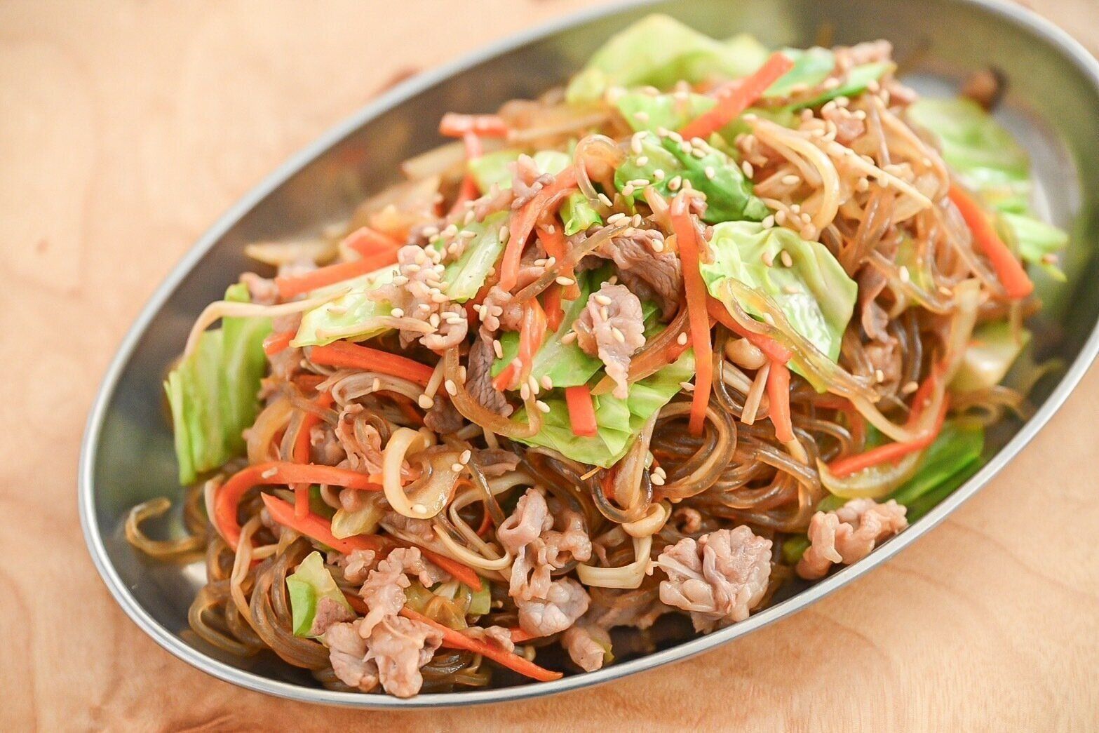 皿に盛られたチャプチェ