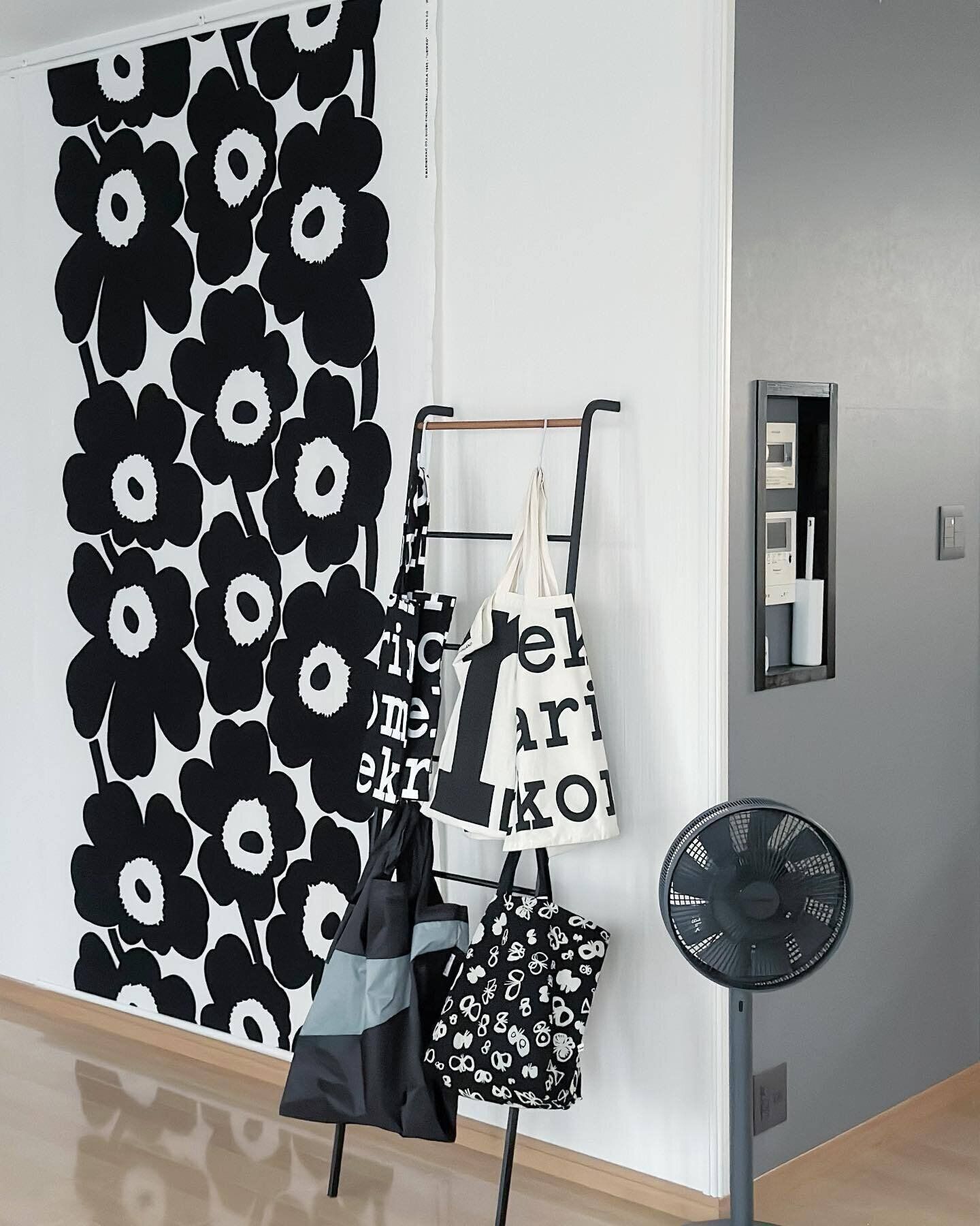 取り入れやすい！ラダーラックを使った収納方法