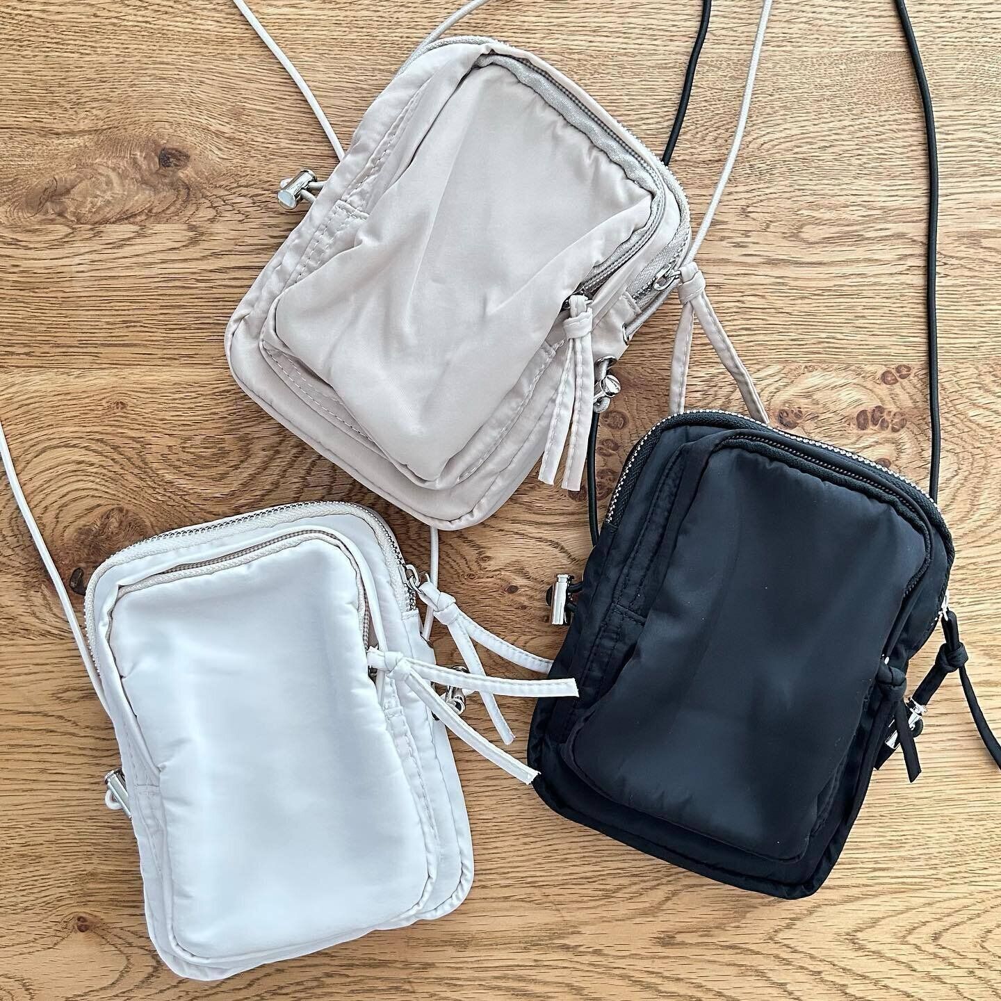 色違いでそろえても楽しい「ミニショルダーバッグ」