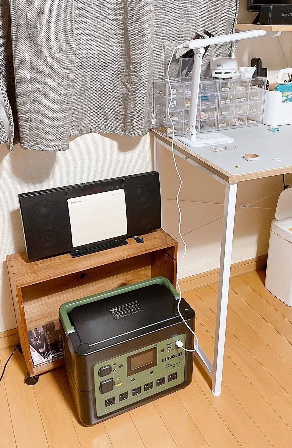 デスクライトをポータブル電源で使う